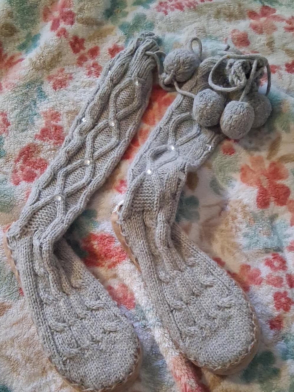 Y2K PINK Victoria's Secret Light Gray Cable Knit Pom-Pom Bootie Socks